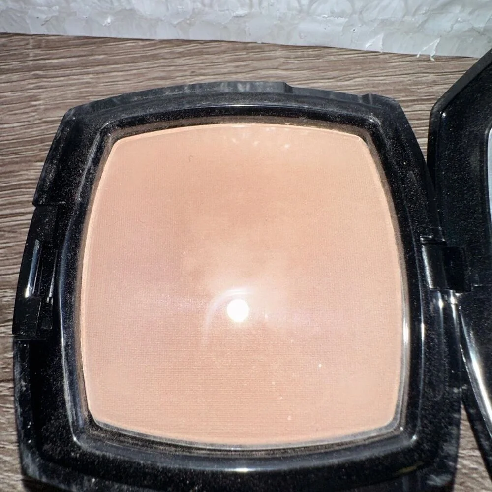 Peter Thomas Roth Un-Wrinkle Pressed Powder‎ foundation
